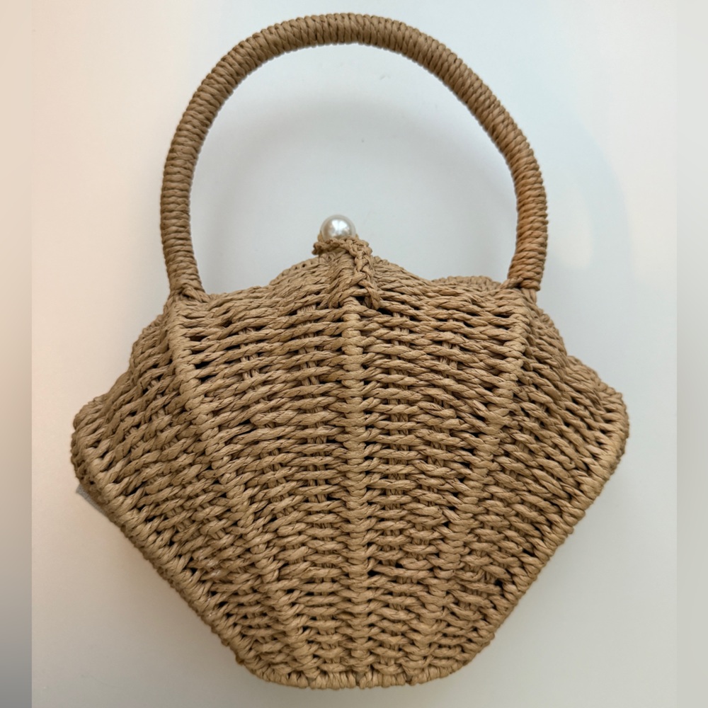 Shell Shaped Wicker Woven Handbag - Tan - Picture 2 of 4